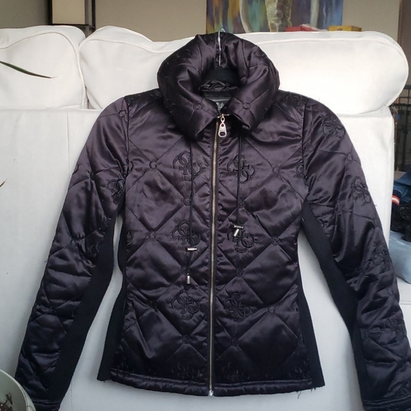 Guess Jackets & Blazers - 🖤 Guess light puffer coat